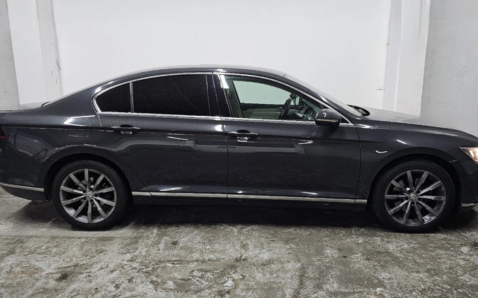 Volkswagen Passat cena 62000 przebieg: 167350, rok produkcji 2015 z Legionowo małe 92